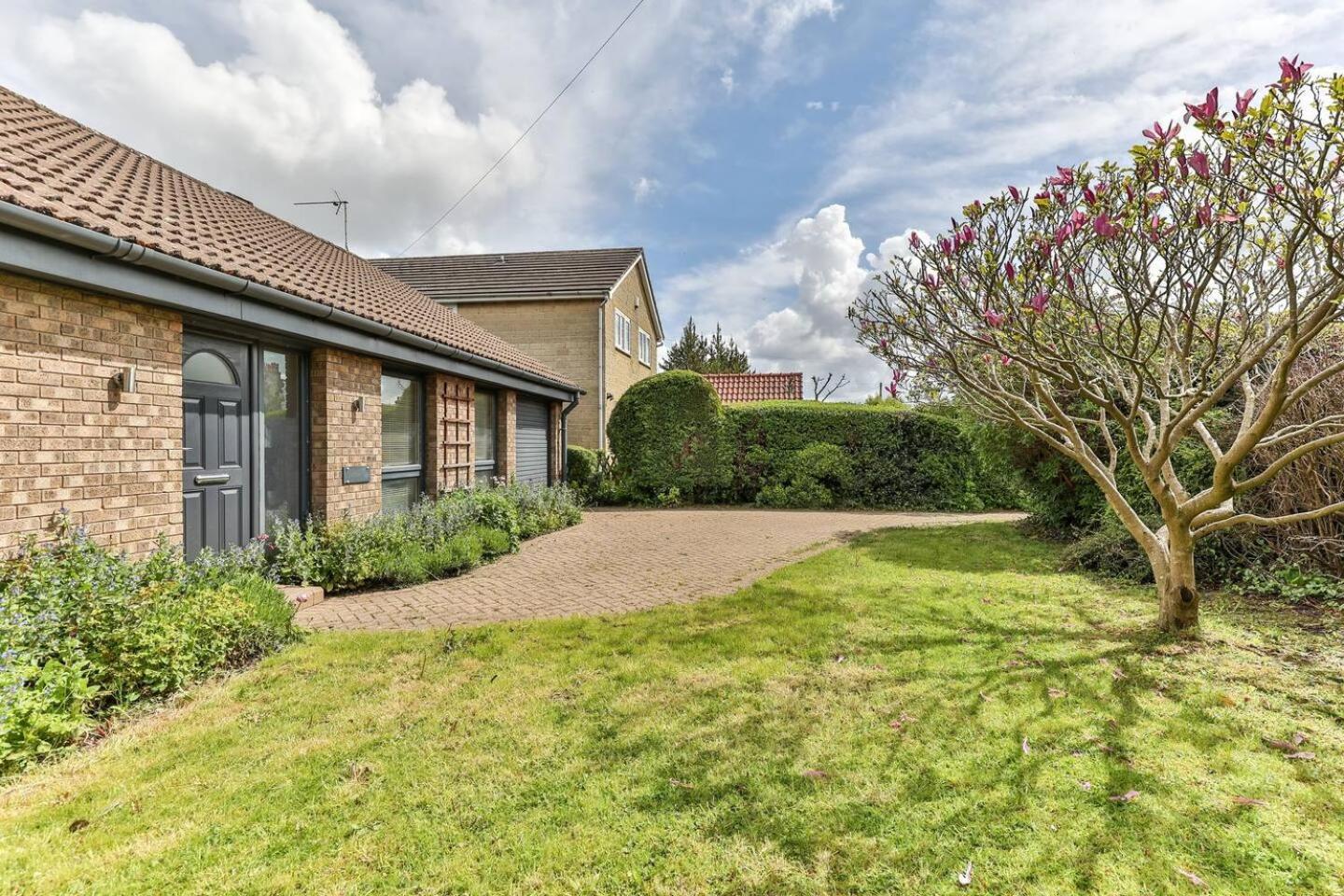 3 Bedroom Bungalow Close To Peak District With Garden เชฟฟิลด์ ภายนอก รูปภาพ