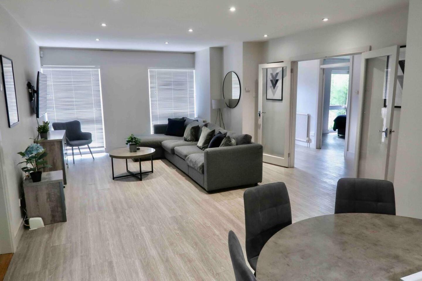 3 Bedroom Bungalow Close To Peak District With Garden เชฟฟิลด์ ภายนอก รูปภาพ
