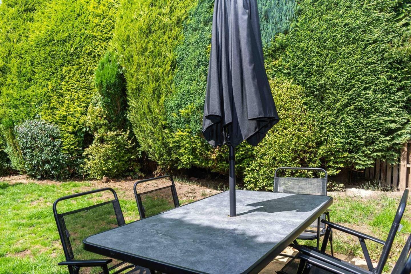 3 Bedroom Bungalow Close To Peak District With Garden เชฟฟิลด์ ภายนอก รูปภาพ