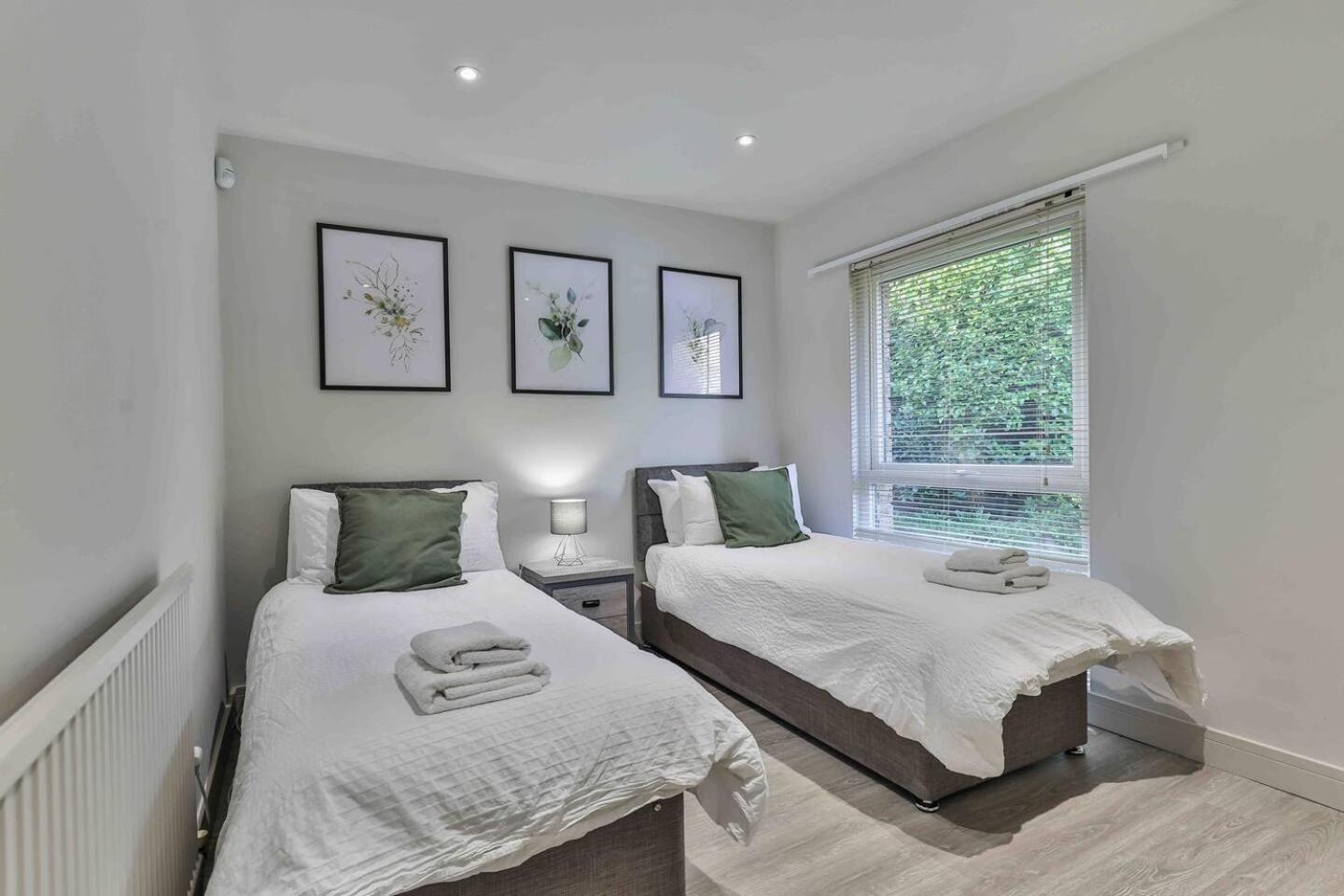 3 Bedroom Bungalow Close To Peak District With Garden เชฟฟิลด์ ภายนอก รูปภาพ