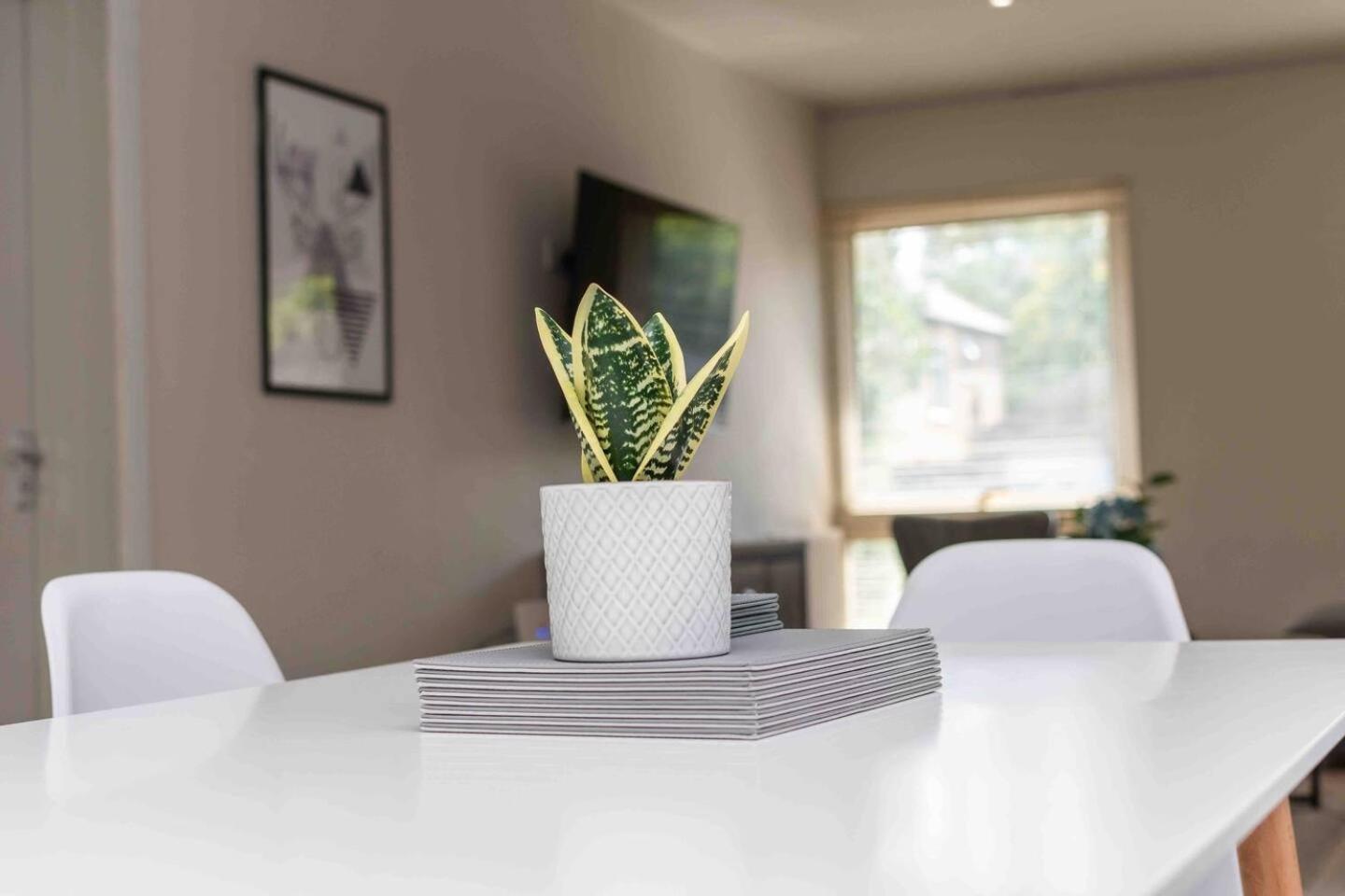 3 Bedroom Bungalow Close To Peak District With Garden เชฟฟิลด์ ภายนอก รูปภาพ