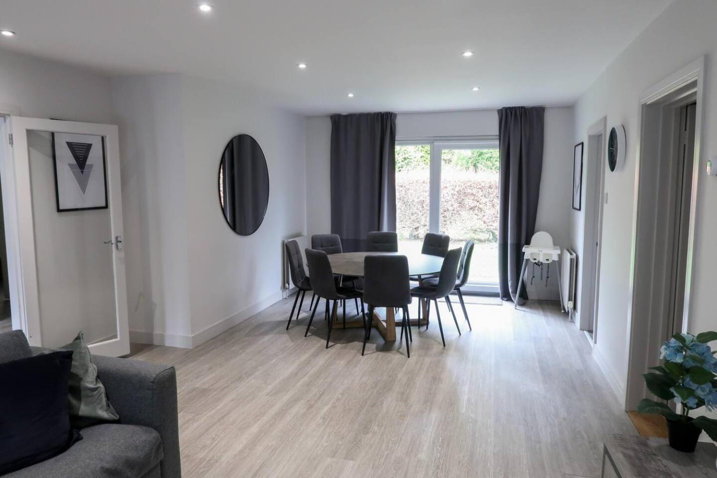 3 Bedroom Bungalow Close To Peak District With Garden เชฟฟิลด์ ภายนอก รูปภาพ