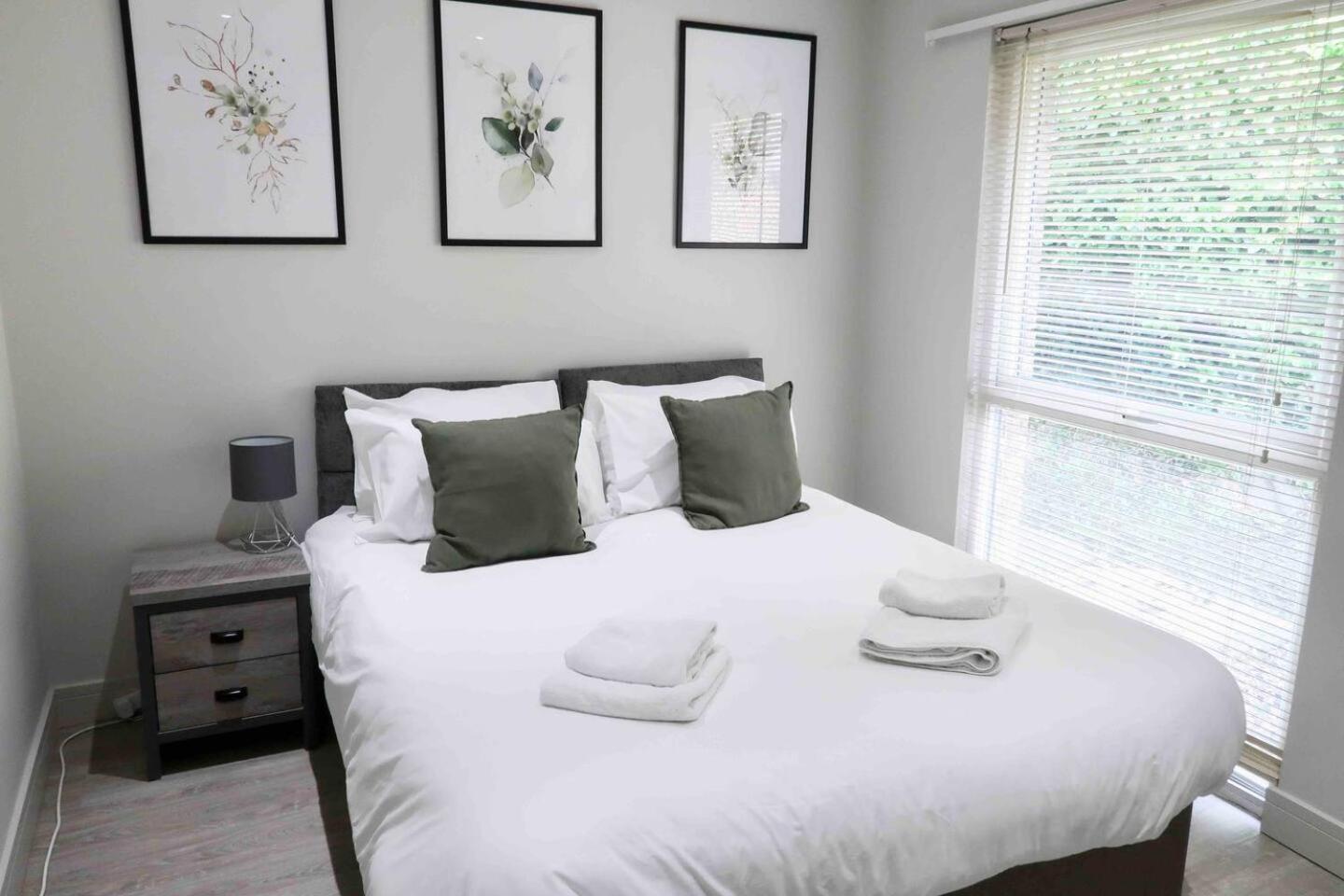 3 Bedroom Bungalow Close To Peak District With Garden เชฟฟิลด์ ภายนอก รูปภาพ
