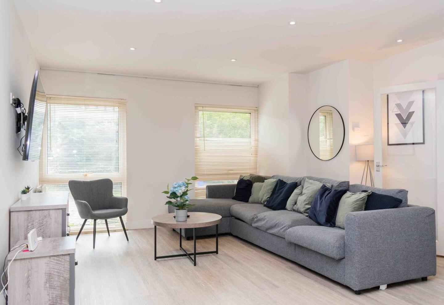 3 Bedroom Bungalow Close To Peak District With Garden เชฟฟิลด์ ภายนอก รูปภาพ