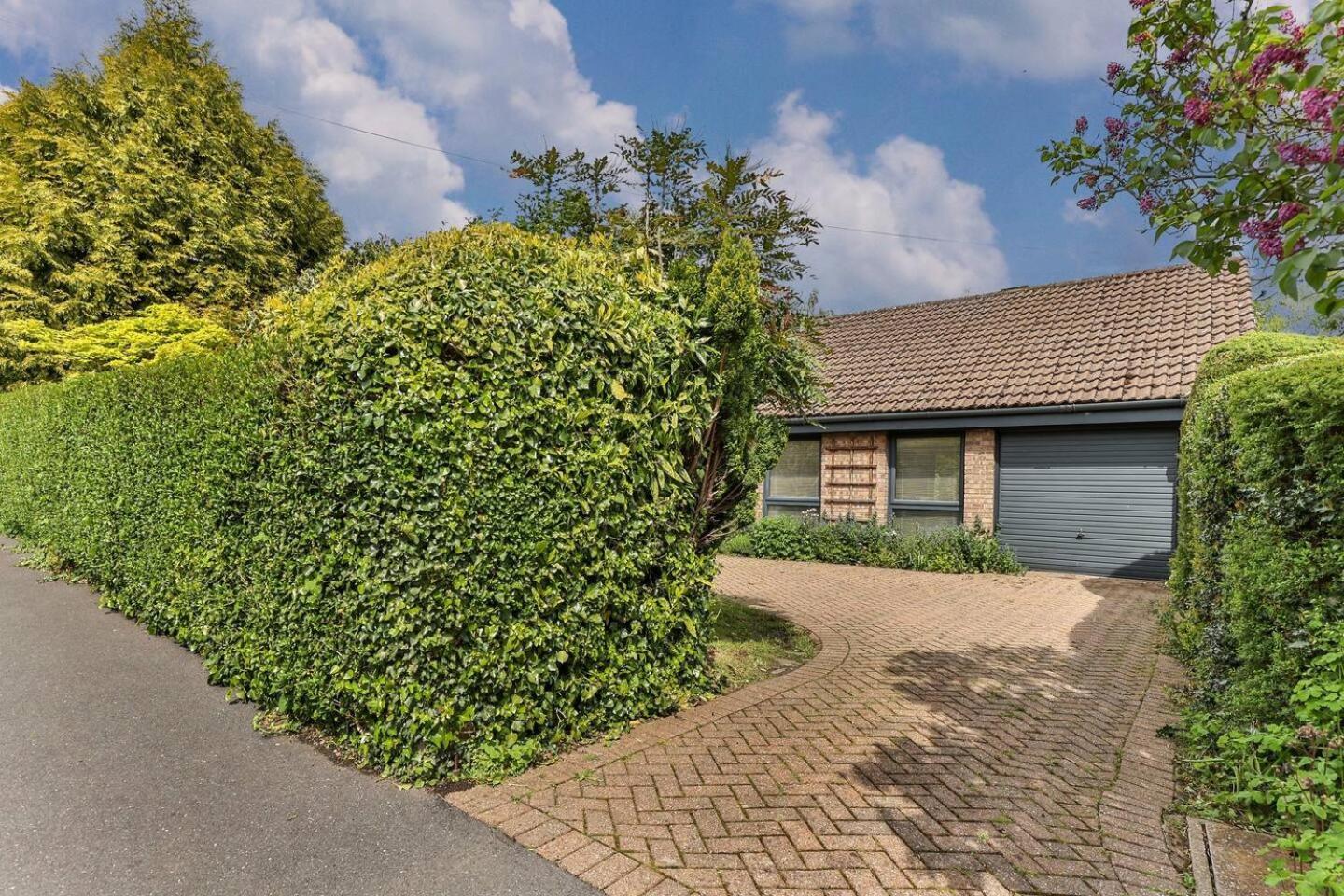 3 Bedroom Bungalow Close To Peak District With Garden เชฟฟิลด์ ภายนอก รูปภาพ